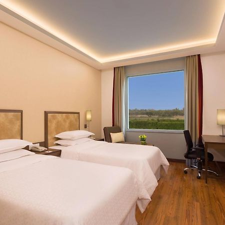 Four Points By Sheraton New Delhi, Airport Highway Dış mekan fotoğraf