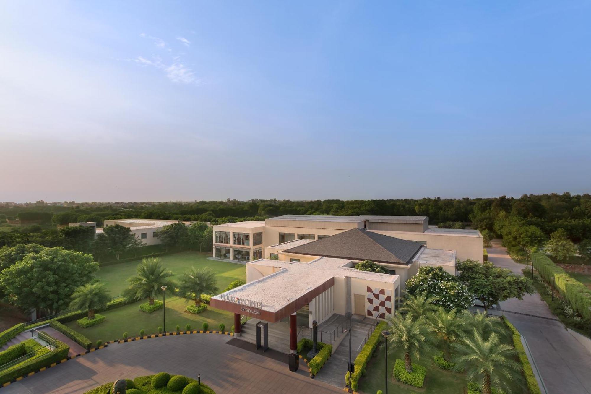 Four Points By Sheraton New Delhi, Airport Highway Dış mekan fotoğraf