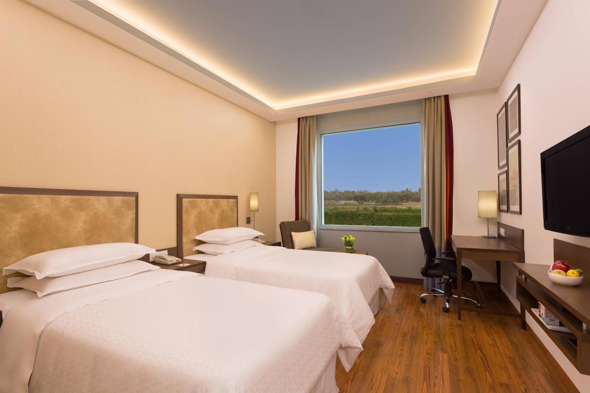 Four Points By Sheraton New Delhi, Airport Highway Dış mekan fotoğraf