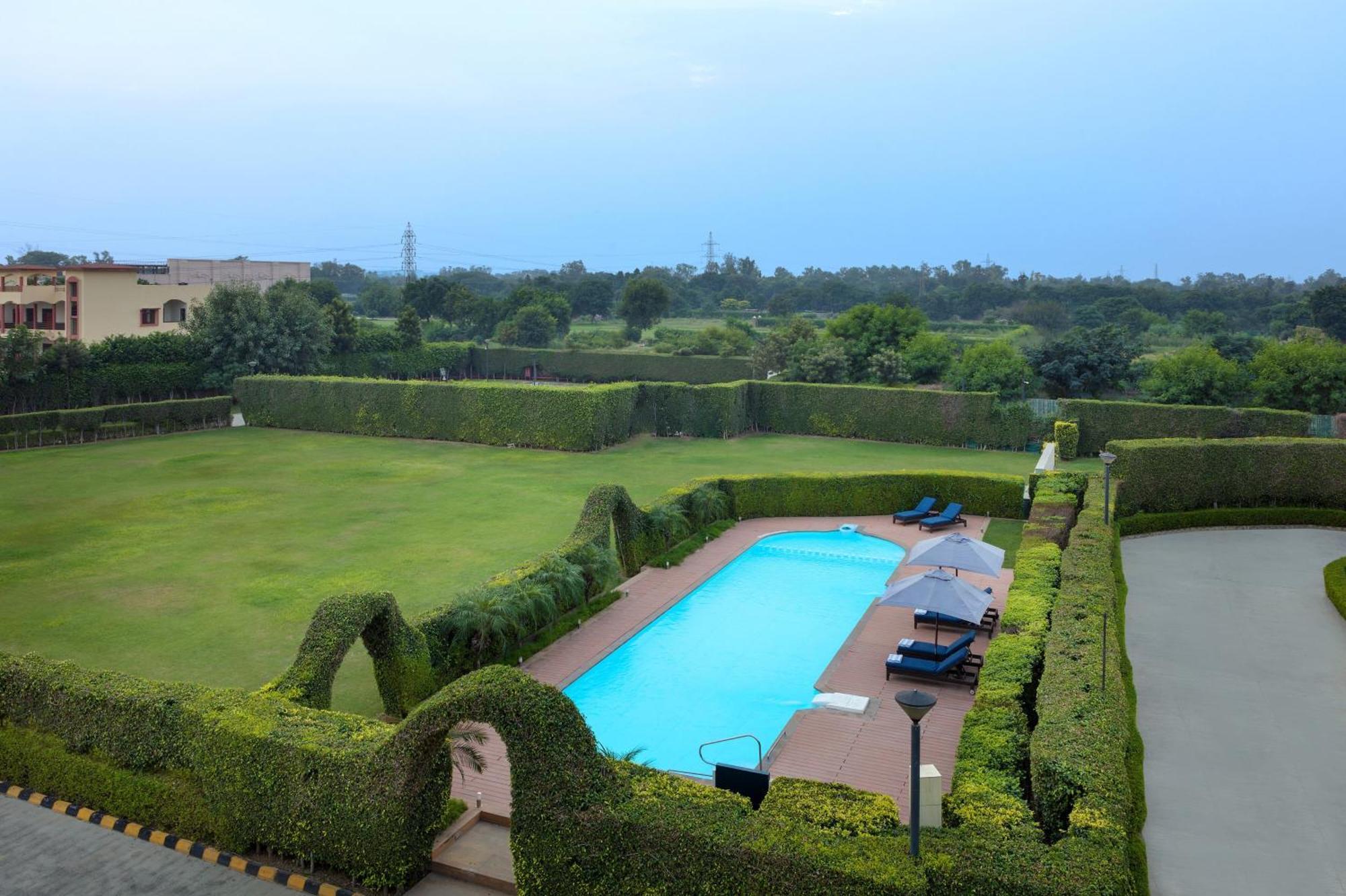 Four Points By Sheraton New Delhi, Airport Highway Dış mekan fotoğraf