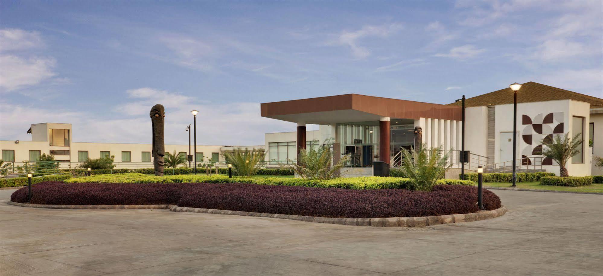 Four Points By Sheraton New Delhi, Airport Highway Dış mekan fotoğraf